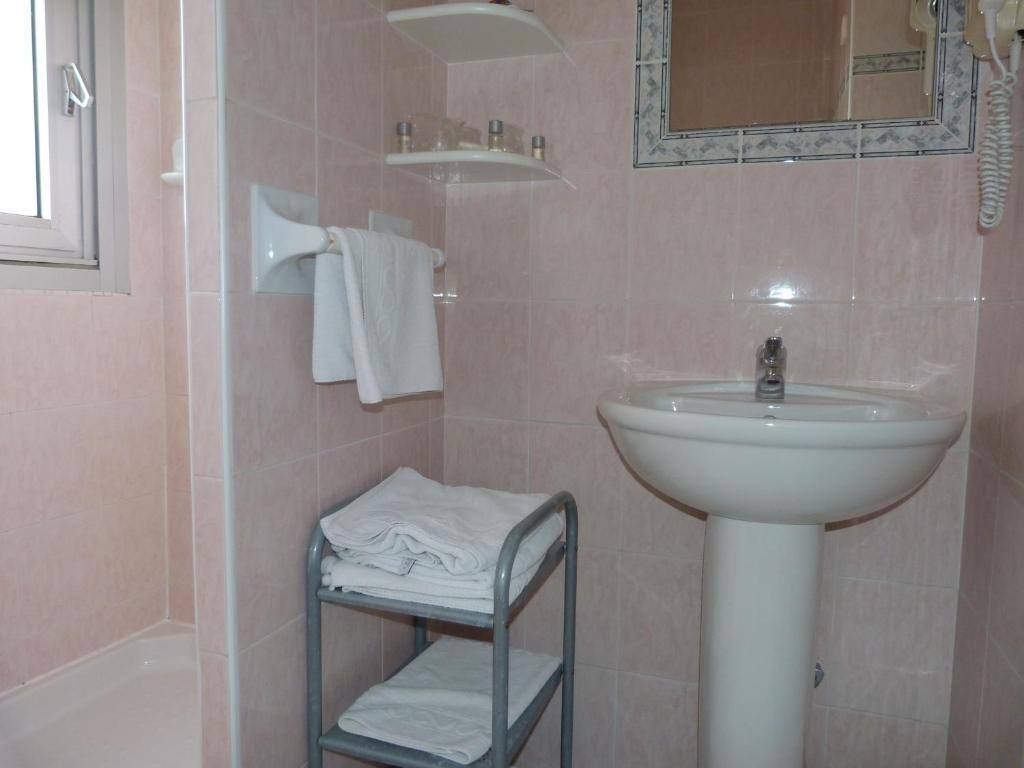 Hotel La Caravelle Fréjus Habitación foto